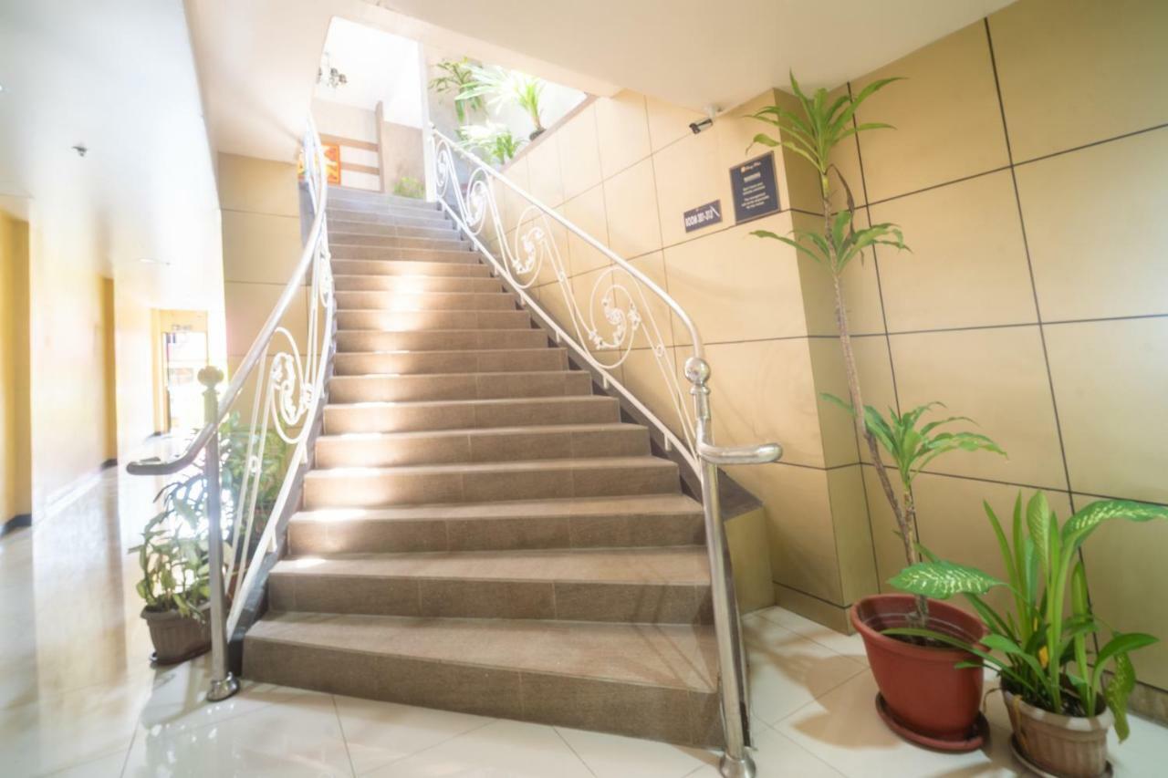 Oyo 197 Sunny Point Hotel Davao Zewnętrze zdjęcie
